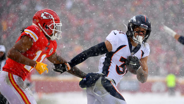 Justin Simmons @ KC  © Denny Medley-USA TODAY Sports
